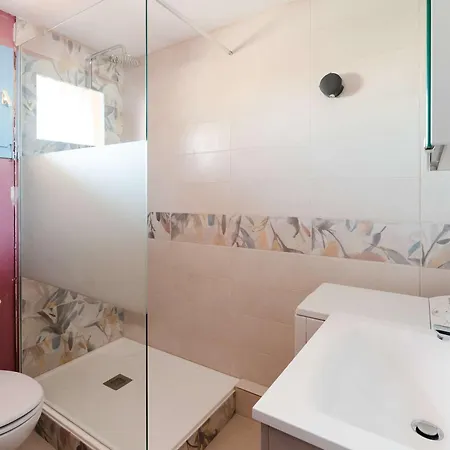 T2 Climatisé Avec Balcon, Parking Privé, 4 Couchages, Centre Narbonne-plage, Proche - Fr-1-409-65 Narbonne