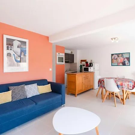 T2 Climatise Avec Balcon, Parking Prive, 4 Couchages, Centre Narbonne-plage, Proche - Fr-1-409-65 Apartment
