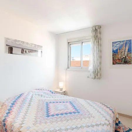 Apartment T2 Climatise Avec Balcon, Parking Prive, 4 Couchages, Centre Narbonne-plage, Proche - Fr-1-409-65 Narbonne